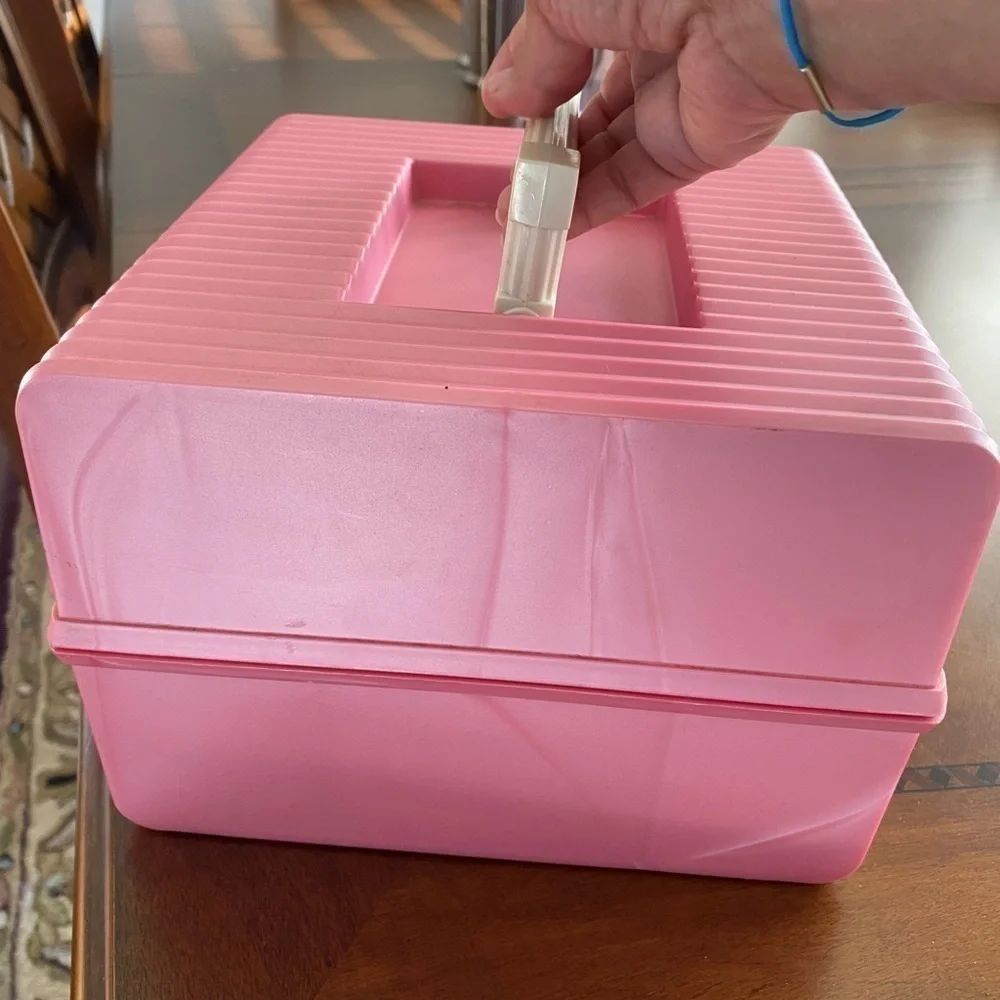VINTAGE SASSABY pink make up organizer/ storage train case.pre-owned model 101 - Picture 10 of 11